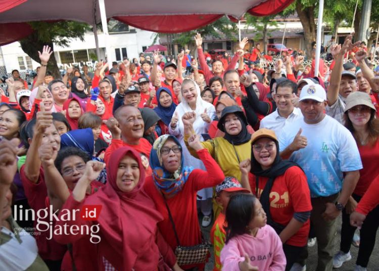 SUKA CITA: Wali Kota Semarang Hevearita Gunaryanti Rahayu saat menghadiri kegiatan Undian Great Sale PPKL Stadion Diponegoro pada Kamis 9 Mei 2024. (Pemkot Semarang/Lingkarjateng.id)