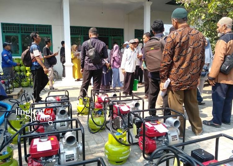 SOSIALISASI: Dinas Pertanian Kabupaten Pati menyosialisasikan peminjaman alat mesin pertanian kepada para petani di Kantor Badan Penyuluhan Pertanian (BPP) Kabupaten Pati Selasa, 10 Oktober 2023. (Setyo Nugroho/Lingkarjateng.id)