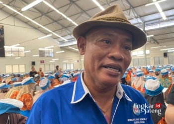 Ketua Serikat Pekerja Rokok Tembakau Makanan Minuman Serikat Pekerja Seluruh Indonesia (FSP RTMM-SPSI) Kabupaten Kudus, Subaan Abdul Rahman. (Nisa Hafizhotus. S/Lingkarjateng.id)