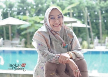 Istri mantan Wali Kota Salatiga periode 2011-2016 Yuliyanto, Titik Kirnaningsih, bertekad maju Pilwakot Salatiga 2024. (Titik Kirnaningsih/Lingkarjateng.id)