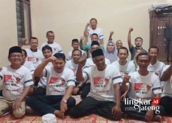 tangkapan layar video deklarasi dukungan paguyuban kades kecamatan gabus kepada sudewo (Dok. Lingkar)