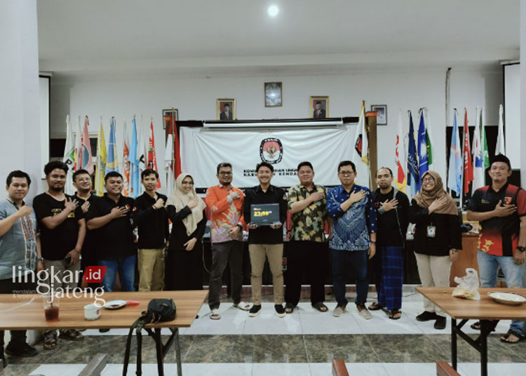 KPU Kabupaten Kendal hingga pukul 23.59 Minggu 12 Mei 2024 tidak menerima pendaftar Cabup dan Cawabup perseorangan. (KPU Kendal/Lingkarjateng.id)