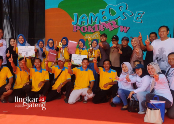BAHAGIA: Pokdarwis Prabamandira dari Desa Sendangasri, Kecamatan Lasem, Kabupaten Rembang menjadi juara 1 Jambore Pokdarwis Tingkat Jateng Tahun 2024 dan juara 1 Gelar Produk Jambore Tingkat Jateng Tahun 2024. (Dok. Pribadi/Lingkarjateng.id)