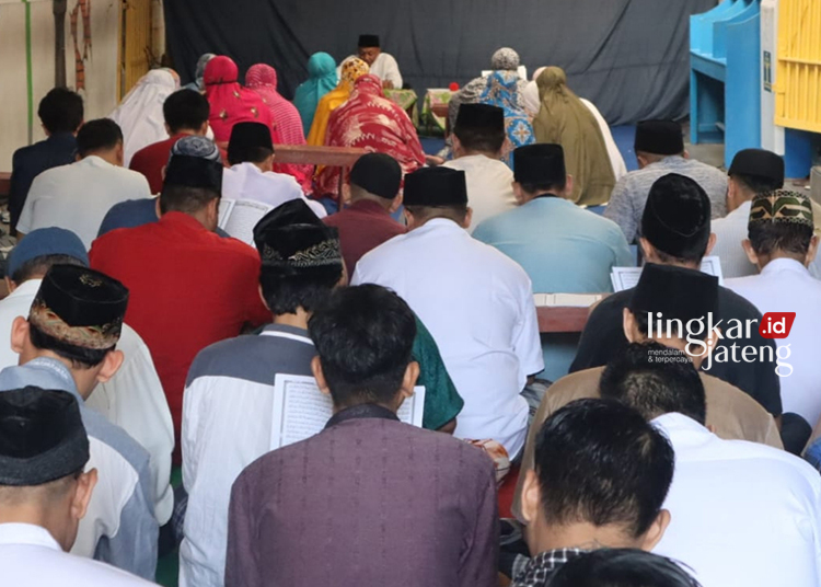 Pasrah, Jumlah Warga Binaan di Rutan Salatiga Over Kapasitas Capai 172 Orang 25 PEMBINAAN : Puluhan warga binaan pemasyarakatan di selasar Rutan Salatiga, beberapa waktu lalu. (Humas Rutan Salatiga/Lingkarjateng.id)