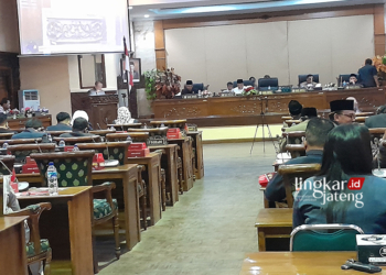 KHIDMAT:  Suasana Sidang Paripurna ke-13 DPRD Grobogan. (Eko Wicaksono/Lingkarjateng.id)