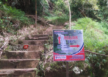 Jalur trekking di Curug Sewu Kendal yang kembali dibuka setelah tertutup longsor 25 tahun lamanya. (Dok. Pribadi/Lingkarjateng.id)