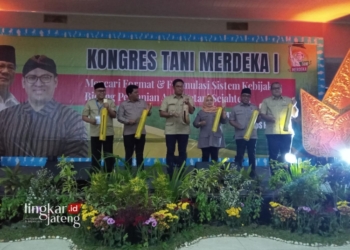 KONGRES: Tani Merdeka menggelar kongres perdana untuk mencari format dan formulasi sistem kebijakan bidang pertanian agar petani sejahtera di Hotel Setos Semarang, Sabtu, 29 Juni 2024. (Tani Merdeka/Lingkarjateng.id)