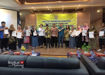 Penandatanganan Kemitraan oleh Pelaku UMKM di Kendal. (Arvian Maulana/Lingkarjateng.id)