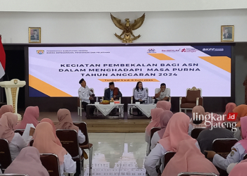 Caption : Narasumber dan Kepala BKPP beserta Jajaran dalam kegiatan pembekalan di Pendopo Tumenggung Bahurekso . (Arvian Maulana/Lingkar jateng.id)