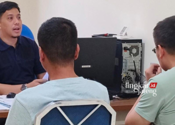 Tiga orang WNA diperiksa di Kantor Imigrasi Kelas I Pati. (Vicky Rio/Lingkarajteng.id)