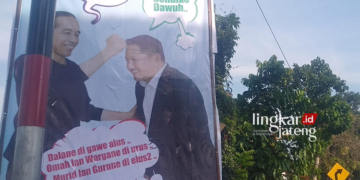 TERSEBAR : Baliho Joko Suranto pria asli Grobogan yang sering disebut Crazy Rich asal Grobogan tersebar luas di wilayah kelahirannya. (Eko Wicaksono/Lingkarjateng.id