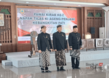 Agus Sunarko, inisiator Kirab Napak Tilas Ki Ageng Penjawi Kebangkitan Pati saat menghadiri prosesi pelepasan pawai kirab jilid II pada Minggu, 14 Juli 2024. (Nailin RA/Lingkarjateng.id)