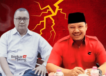 Bacabup Pati Agus Sunarko (kanan) dan pemerhati politik di Kabupaten Pati, drs. H. Pramudya (kiri). (Dok. Lingkarjateng.id)
