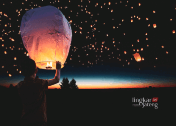 Ilustrasi Festival Lampion Jepara 2024 yang akan digelar di Pantai Bandengan. (Pixabay/Lingkarjateng.id)