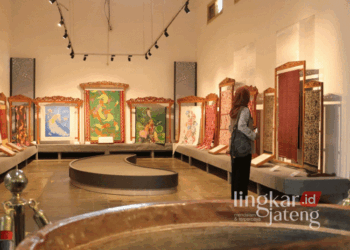 Pajangan seni batik di salah satu ruangan Museum Batik Pekalongan. (Kominfo Kota Pekalongan/Lingkarjateng.id)