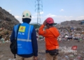 Pastikan Pasokan Listrik Aman saat HUT RI, PLN Gencar Edukasi Keselamatan Kelistrikan 27 MENINJAU: Tim PLN meninjau lingkungan di SUTT 150 kV Palur – Gondangrejo tepat di bawah saluran transmisi, terdapat Tempat Pembuangan Akhir (TPA) Sampah Putri Cempo, Surakarta. (PT PLN/Lingkarjateng.id)