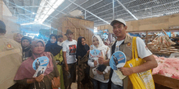 Pedagang Pasar Sedan, Kabupaten Rembang, mendukung Sudaryono untuk maju sebagai Calon Gubernur Jawa Tengah. (Dok. Lingkarjateng.id)