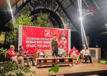Dico M. Ganinduto menghadiri acara silaturahmi dan perkenalan dengan pengurus DPD dan DPC PSI Kota Semarang di Openaire Resto, Jl. Marina Raya Kota Semarang, pada Sabtu, 13 Juli 2024. (Rizky Syahrul Al-Fath/Lingkarjateng.id)