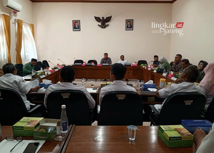 Rapat audiensi DPRD Pati terkait pemalsuan data KK di PPDB SMA Kabupaten Pati