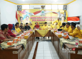 Walikota Semarang Hevearita Gunaryanti Rahayu (Mbak Ita) saat menyambangi kantor DPD Partai Golkar Kota Semarang pada Selasa sore, 2 Juli 2024. (Rizky Syahrul Al-Fath/Lingkarjateng.id)