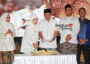 FESTIVAL: Walikota Pekalongan, HA Afzan Arslan Djunaid, menggelar Festival Ragam Kuliner Pantura 2024, yang berlangsung pada 11-13 Juli 2024 di halaman Setda Kota Pekalongan. (Kominfo Kota Pekalongan/Lingkarjateng.id)