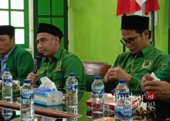 DISKUSI: Pengurus DPC PPP Rembang melaksanakan rapat, beberapa waktu lalu. (Vicky Rio/Lingkarjateng.id)