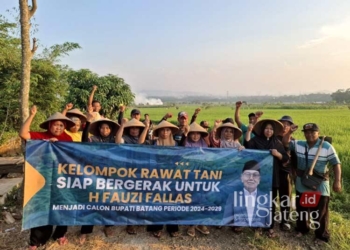 Komunitas Rawat Tani mendeklarasikan dukungan dan siap memenangkan Fauzi Fallas untuk menjadi Bupati Batang pada Sabtu, 3 Agustus 2024. (Dok. HMS/Lingkarjateng.id)