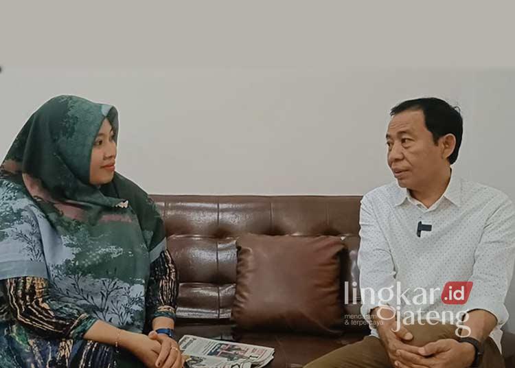 Ketua DPC PKB Pati saat diwawancarai tim Lingkar