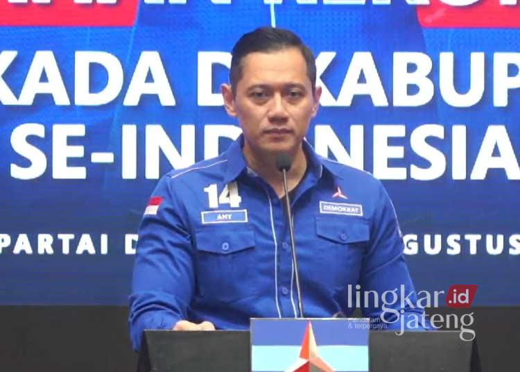 Ketua Umum Partai Demokrat Agus Harimurti Yudhoyono (AHY) saat konferensi pers dalam pengumuman bakal calon kepala daerah di Kantor DPP Jakarta pada Jumat, 23 Agustus 2024. (Tangkapan layar YouTube Partai Demokrat/Lingkarjateng.id)