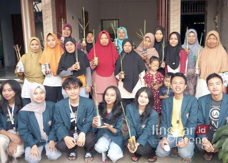 Mahasiswa UNDIP Terapkan Program Pengelolaan Limbah Plastik di Desa Socokangsi