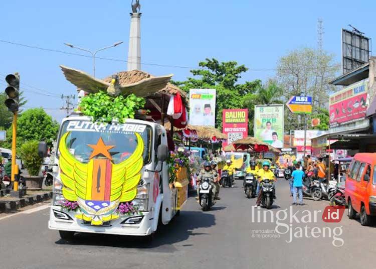 Pawai mobil hias Hari Jadi Kabupaten Pekalongan