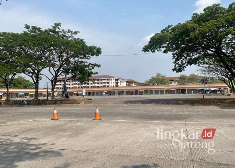 Terminal Bakalan Krapyak di Kabupaten Kudus yang akan dipasangi pagar dan gapura, Jumat, 23 Agustus 2024. (Mohammad Fahtur Rohman/Lingkarjateng.id)