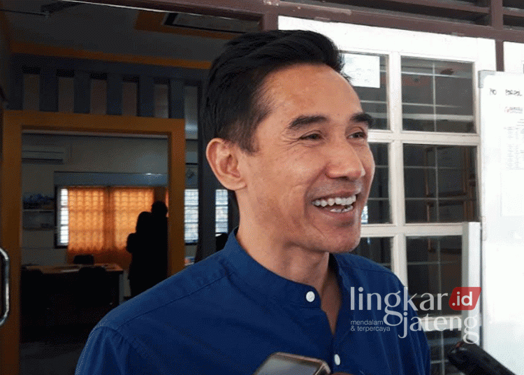 Bakal Calon Wakil Bupati Kendal, Benny Karnadi, yang merupakan pasangan dari Bakal Calon Bupati Kendal, Dyah Kartika Permanasari. (Syahril Muadz/Lingkarjateng.id)