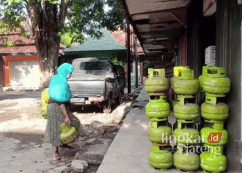 Ilustrasi penjual gas elpiji 3 kg di Kabupaten Kendal. (Dok. Pribadi/Lingkarjateng.id)