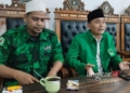 DPC PPP Desak GPK Jepara Cabut Dukungan untuk Paslon Juara, Ini Reaksinya 26 KLARIFIKASI: Ketua DPC PPP Jepara, Masykuri (peci hitam) saat meminta klarifikasi kepada Ketua Ketua GPK Jepara, Gus Faruq Fanani (peci putih) di DPC PPP, Senin (23/9). (Tomi Budianto/Lingkarjateng.id)