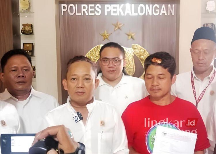 Siapkan Bukti dan Saksi Mata, Korban Kerusuhan Pilkada Pekalongan Laporkan Dua Anggota DPRD 25 MELAPOR: Korban kerusuhan pengambilan nomor urut Bupati dan Wakil Bupati Pekalongan melapor ke Polres Pekalongan didampingi kuasa hukum dari YLBH GKI pada Jumat (27/9). (Fahri Akbar/Lingkarjateng.id)