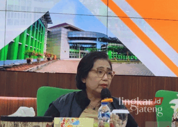Anggota Komisi IX DPR RI Irma Suryani (tengah) saat berkunjung ke Undip Semarang pada Jumat, 13 September 2024. (Antara/Lingkarjateng.id)