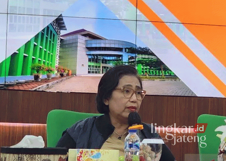 Anggota Komisi IX DPR RI Irma Suryani (tengah) saat berkunjung ke Undip Semarang pada Jumat, 13 September 2024. (Antara/Lingkarjateng.id)
