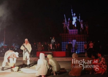 120 Peserta Teatrikal Siap Bangkitkan Kenangan Heroik Pertempuran 3 Oktober di Pekalongan 25 Peringatan Peristiwa 3 Oktober 1945 di Monumen Djuang Kota Pekalongan tahun lalu. (Dok. Kominfo Pekalongan/Lingkarjateng.id)