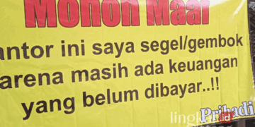 Kantor Balai Desa Sogo, Kecamatan Kedungtuban, Kabupaten Blora, saat disegel warganya sendiri pada Jumat siang, 11 Oktober 2024. (Dok. Pribadi/Lingkarjateng.id)