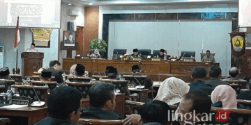 Suasan rapat paripurna ke-44 DPRD Grobogan pada Senin, 28 Oktober 2024. (Eko Wicaksono/Lingkarjateng.id)