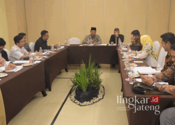 Tim perumus debat publik Pilbup Pekalongan menggelar focus group discussion (FGD) guna merumuskan konsep debat yang akan digelar pada 9 November 2024, belum lama ini. (Dok. KPU Kab. Pekalongan/Lingkarjateng.id)