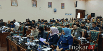 Suasana sidang paripurna ke-41 DPRD Kabupaten Grobogan pada Senin, 21 Oktober 2024. (Eko Wicaksono/Lingkarjateng.id)