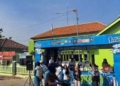 KAMPANYE: Kampanye peserta Pilbup 2024 01 di dekat Puskesmas Pamotan dinilai ganggu lingkungan dan masyarakat, Selasa, 1 Oktober 2024. (Lingkarjateng.id)