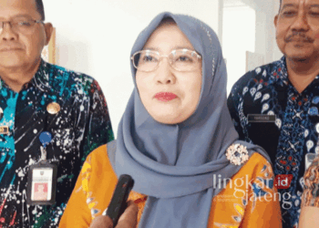 Kepala Dispendukcapil Kabupaten Kendal, Ratna Mustikaningsih. (Syahril Muadz/Lingkarjateng.id)