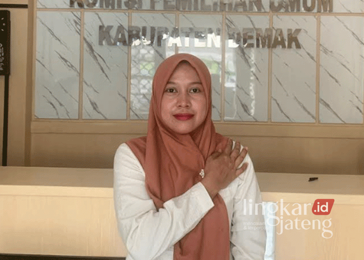 KPU Demak Tegaskan Kampanye Akbar Pilbup Hanya Bisa Digelar Sekali, Ini Aturannya 25 Ketua KPU Demak, Siti Ulfaati. (M. Burhanuddin Aslam/Lingkarjateng.id)