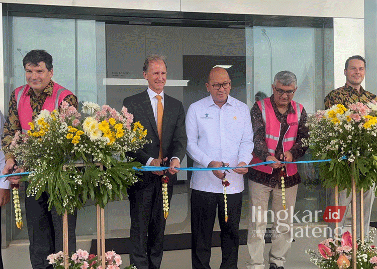Menteri Investasi/BKPM RI, Rosan Perkasa Roeslani resmikan pabrik pipa PT Wavin Manufacturing Indonesia di KIT Batang pada Kamis, 3 Oktober 2024. (Dok. HMS/Lingkarjateng.id)