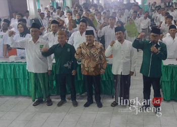 Acara "Sekolah Politik dan Silaturahmi Kader PKB Dapil Semarang V" di Hotel Kediri, Bandungan, yang dihadiri Calon Bupati Semarang Ngesti Nugraha pada Senin, 30 September 2024. (Hesty Imaniar/Lingkarjateng.id)