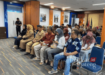 Para peserta pelatihan ekspor yang difasilitasi oleh Pemkot Pekalongan mengikuti kunjungan ke Free Trade Agreement (FTA) Center Semarang pada Senin, 7 Oktober 2024. (Dok. Kominfo Kota Pekalongan/Lingkarjateng.id)