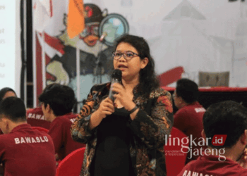 Beri 'Like' Cawalkot, ASN Kota Semarang Diadukan Bawaslu ke BKN 27 Anggota Bawaslu Kota Semarang, Maria Goreti Jutari Risma Hanjayani. (Rizky Syahrul Al-Fath/Lingkarjateng.id)